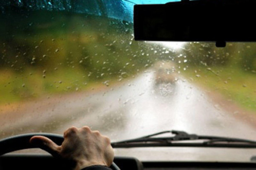 Вождение автомобиля во время дождя, советы водителям